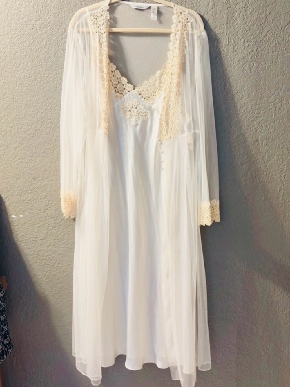 NWT Delicates Cream Lace Long Gown With Matching Robe Size 2X